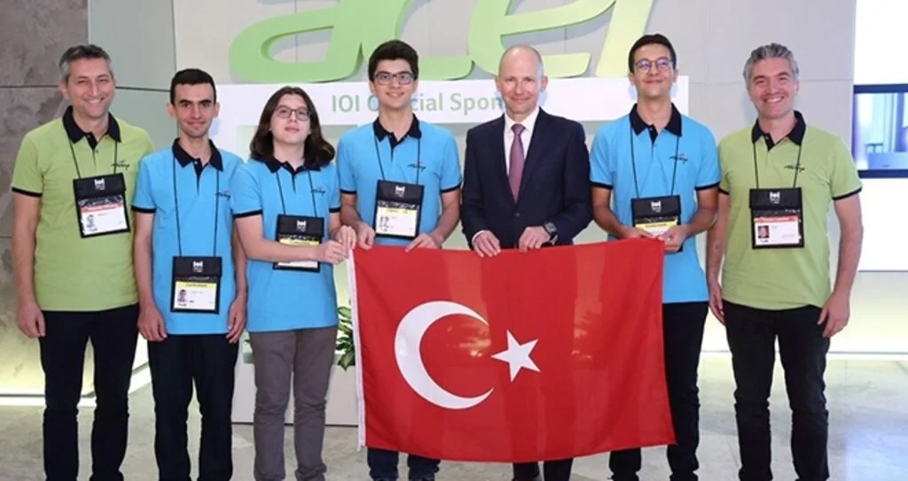 Acer, IOI 2019’a katılan gençleri destekliyor