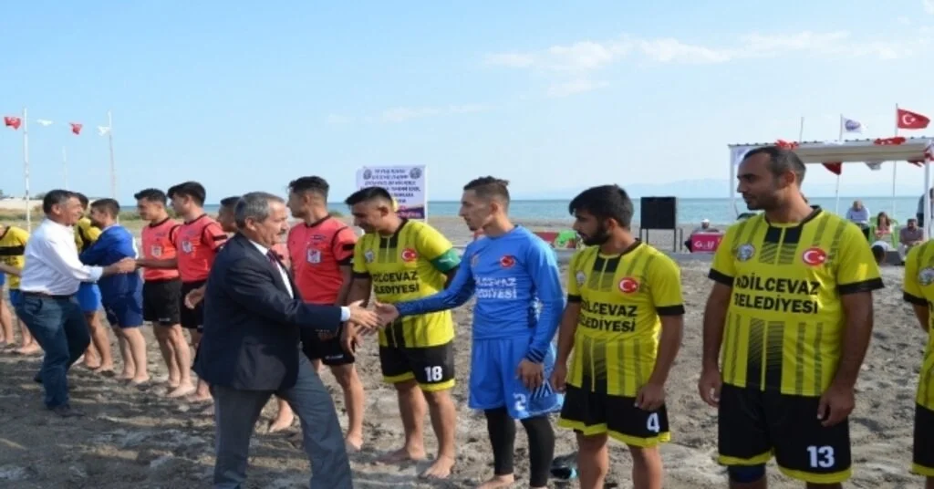 Adilcevazda Plaj Futbolu Heyecanı Başladı