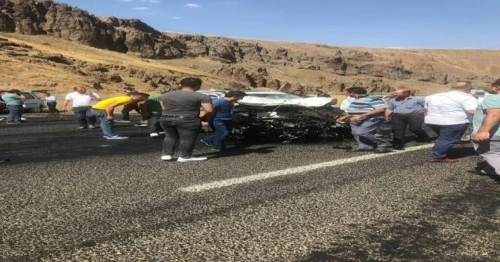 Ağrıda Trafik Kazası: 2 Ölü, 2 Yaralı