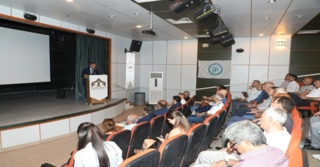 Ahlatta Iı. Uluslararası Geleneksel Türk Mezar Taşları Sempozyumu Düzenlendi