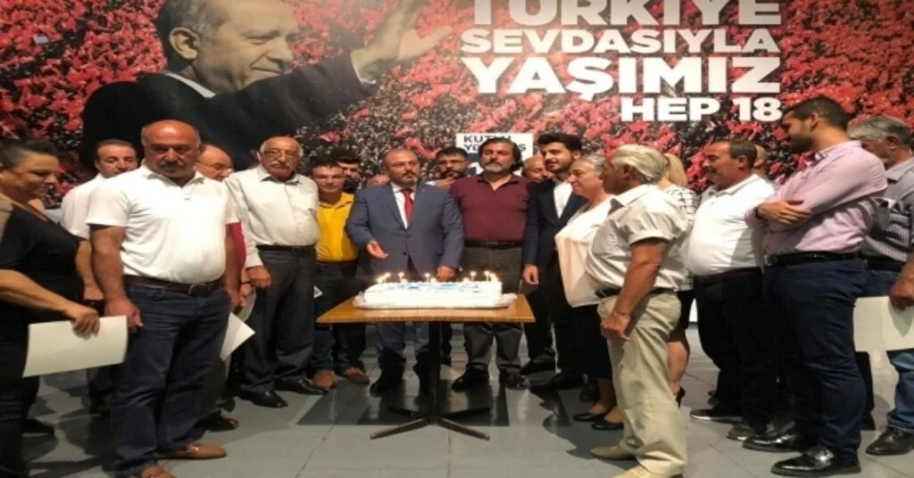 Ak Parti Tuncelide, 18İnci Yaşını Kutladı