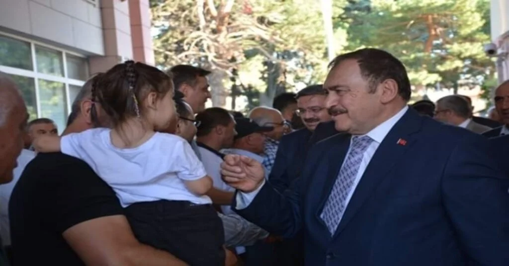 Ak Partili Eroğlu, Şuhutta Vatandaşlarla Bayramlaştı