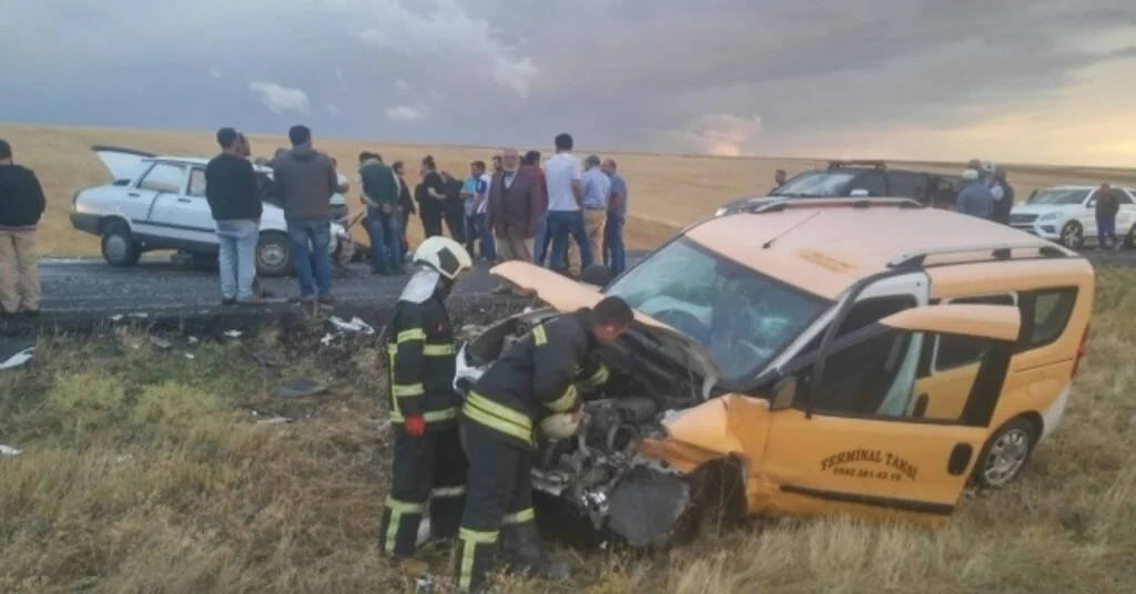 Aksarayda Trafik Kazası: 1 Ölü, 2 Yaralı