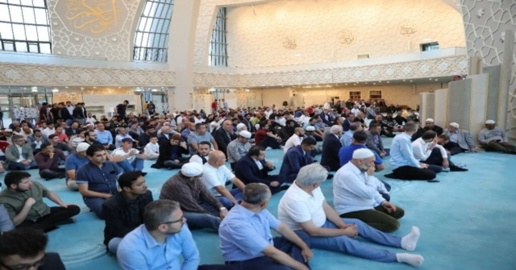 Almanyada Kurban Bayramında Camiler Doldu