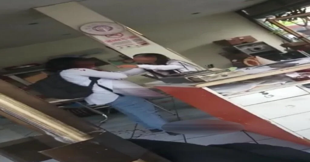 Annesi Bıçaklanan Küçük Kızın Feryadı: Anne Lütfen Ölme