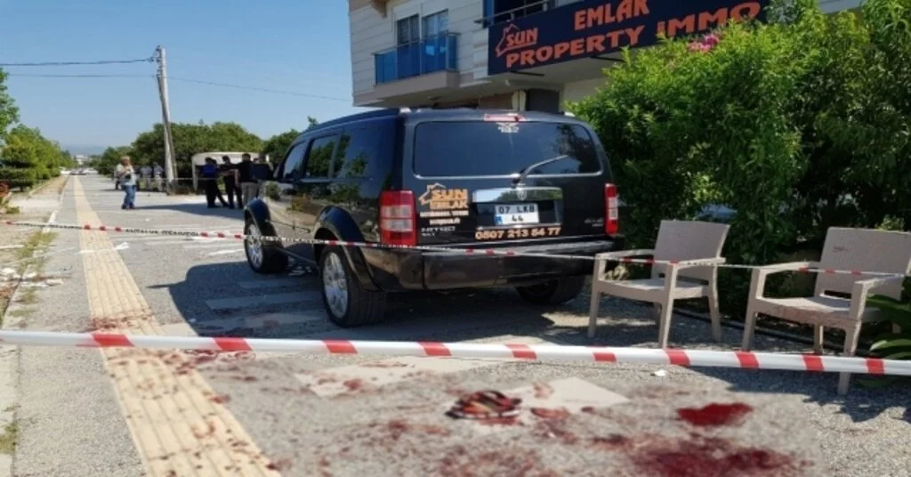 Antalyada İş Yerinde Tüp Patladı, Biri Çocuk 4 Kişi Yaralandı