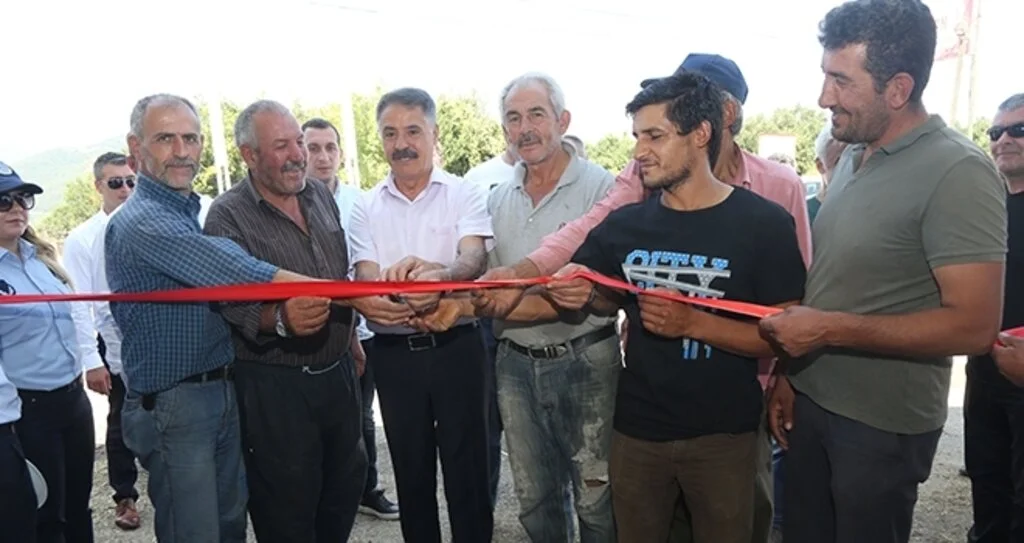 Atakum Canlı Hayvan Pazarı üreticiyle birlikte açıldı 