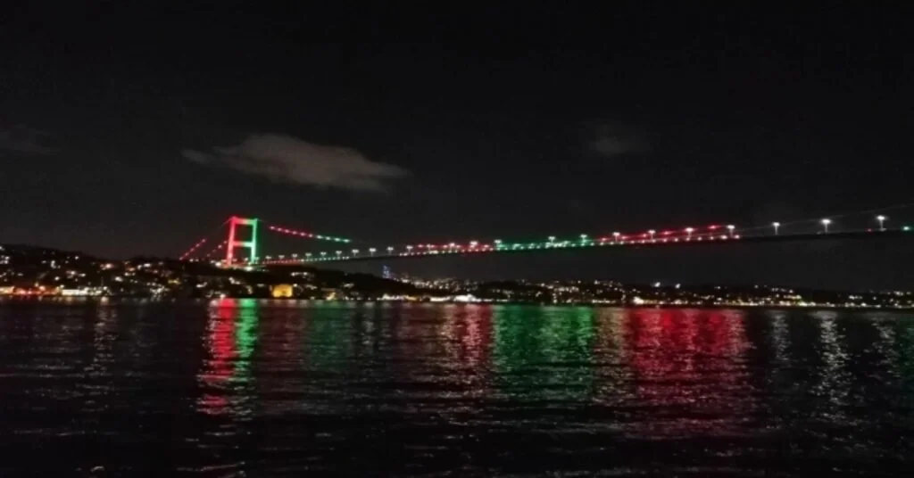 Avrupa Ve Asya Arası Afganistan Bayrağı Rengine Büründü