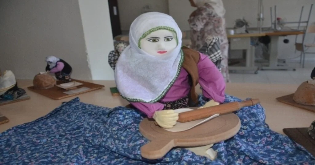 “Azet Bacı” Barbie Bebeğe Rakip
