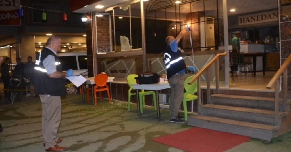 Bafrada 2 İş Yeri Kurşun Yağmuruna Tutuldu