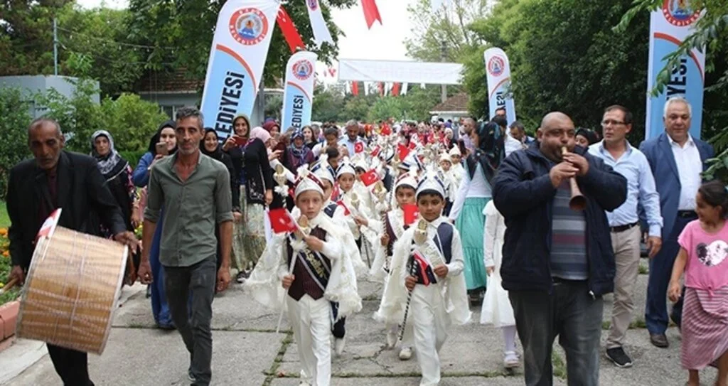 Bafra'da Geleneksel 16.Sünnet Şöleni Yapıldı