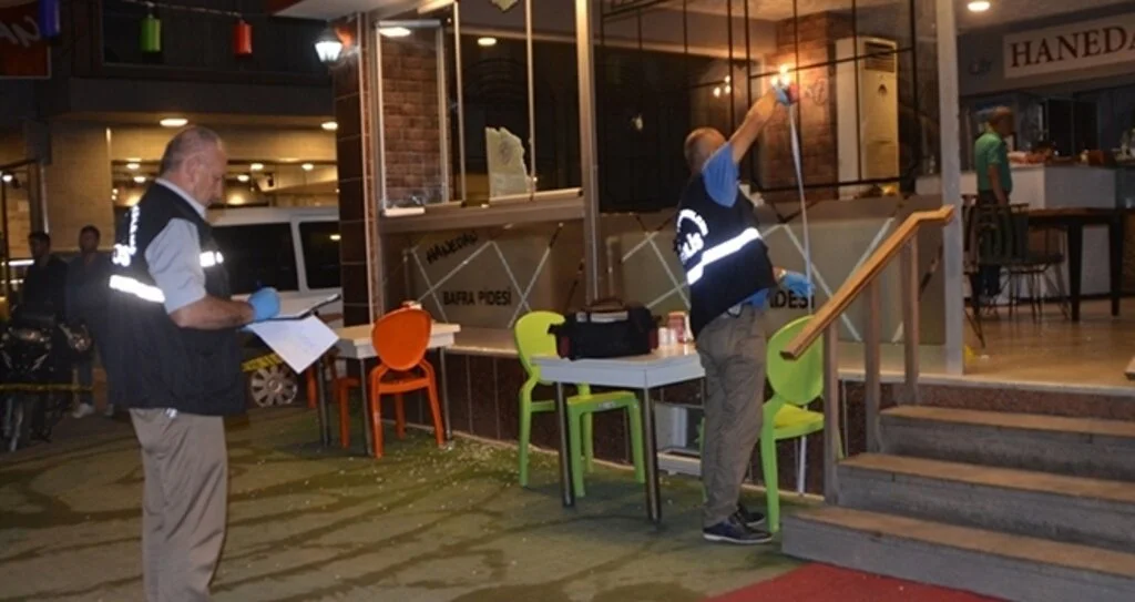 Bafra'da iki iş yerini kurşunlayan zanlı teslim oldu