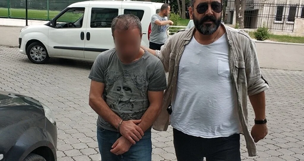 Bahçesinde 22 kök dişi Hint keneviri bitkisi ele geçirildi