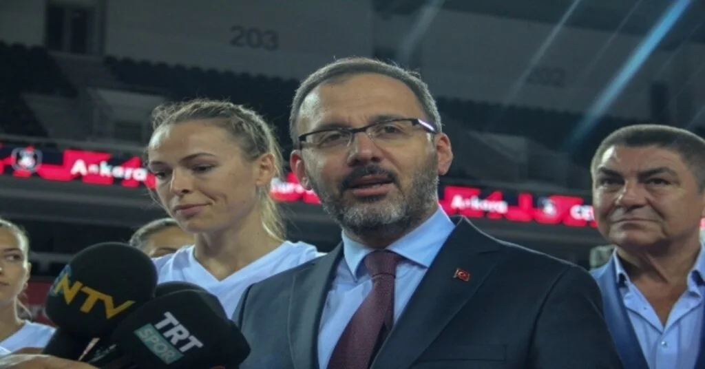 Bakan Kasapoğlu: “Voleybolda Bizleri Çok Güzel Başarıların Beklediğine İnanıyorum”