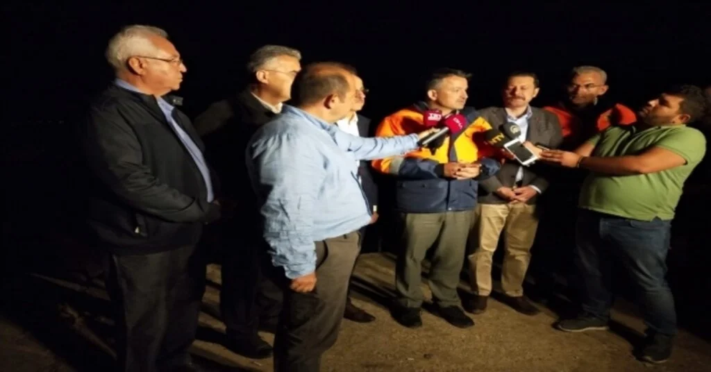 Bakan Pakdemirliden Gece Koordinasyon Uçuşu Sonrası Açıklama
