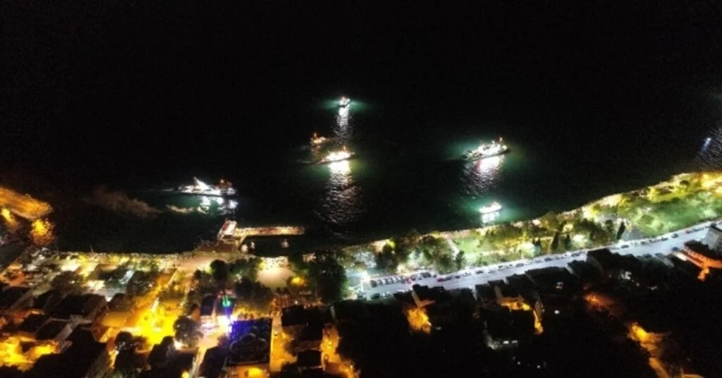 Balıkçılar ‘Vira Bismillah Dedi, Binlerce Kişi Sahilden El Salladı