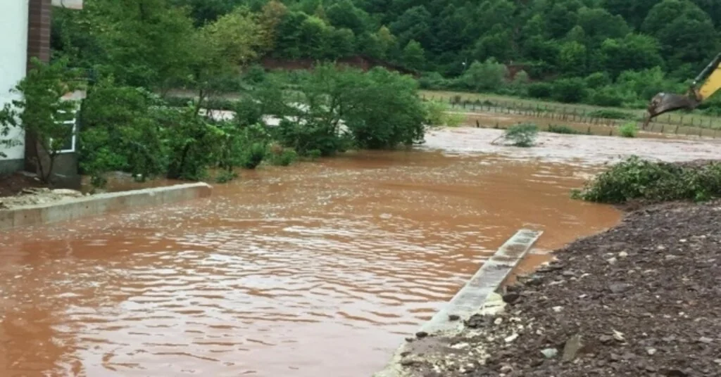 Bartında Sağanak Yağış Taşkına Neden Oldu