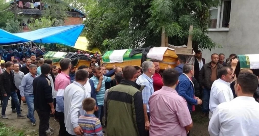 Bartındaki Feci Kazada Hayatını Kaybeden 4 Kişi Toprağa Verildi