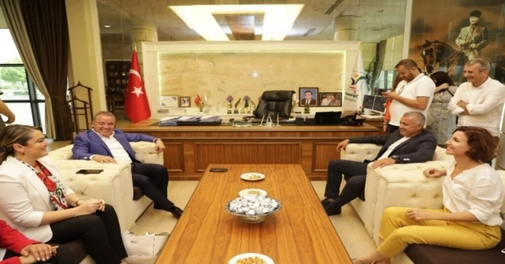 Başkan Böcek Manavgatı Ziyaret Etti
