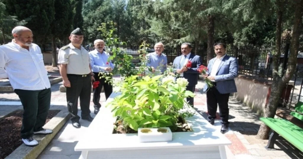 Başkan Büyükgözden Şehitlik Ziyareti
