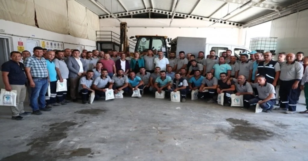 Başkan Doğan, Hem Esnafla Hem Personelle Bayramlaştı