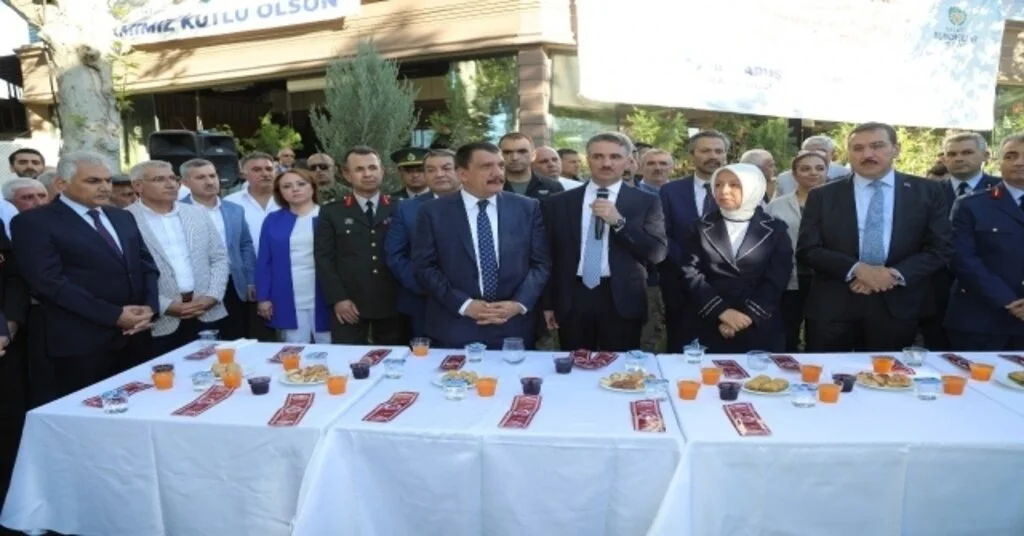 Başkan Güder, Vatandaşların Bayramını Kutladı