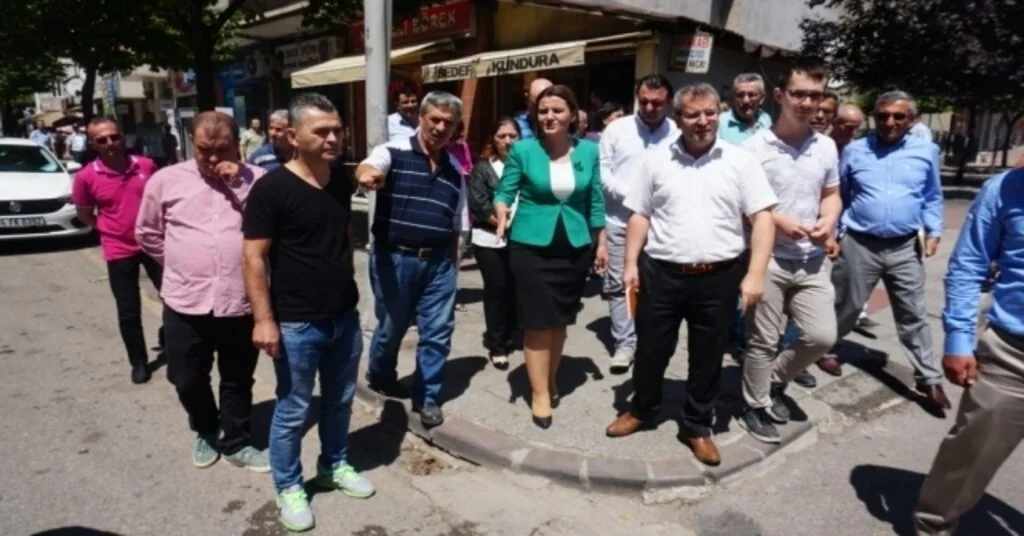 Başkan Hürriyet, Kadıköy Mahallesinde Vatandaşlarla Buluştu