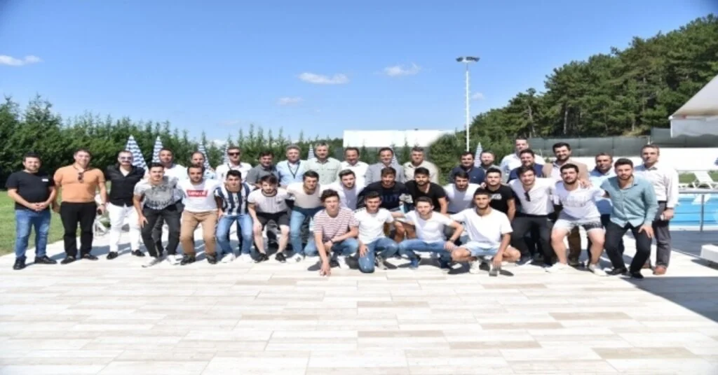 Başkan Şahin Bileciksporun Yanında