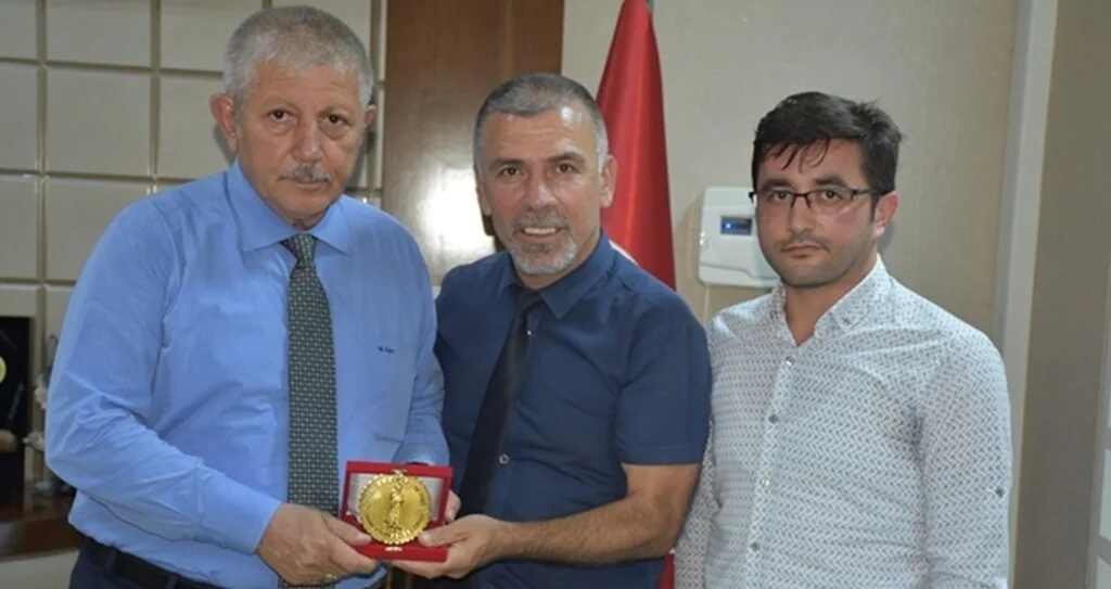 Başkan Sarı'ya muhteşem hediye