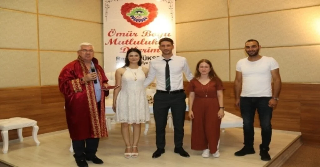 Başkan Yüksel Genç Çiftin Nikahını Kıydı