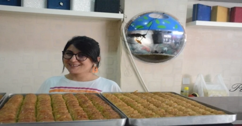 Bayram Tatlıları Tezgahlarda Yerini Aldı