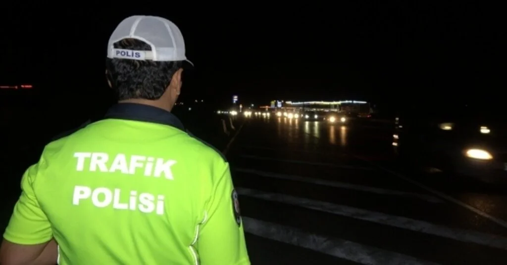 Bayramın Son Gününde 43 İlin Geçiş Noktasında Trafik Yoğunluğu