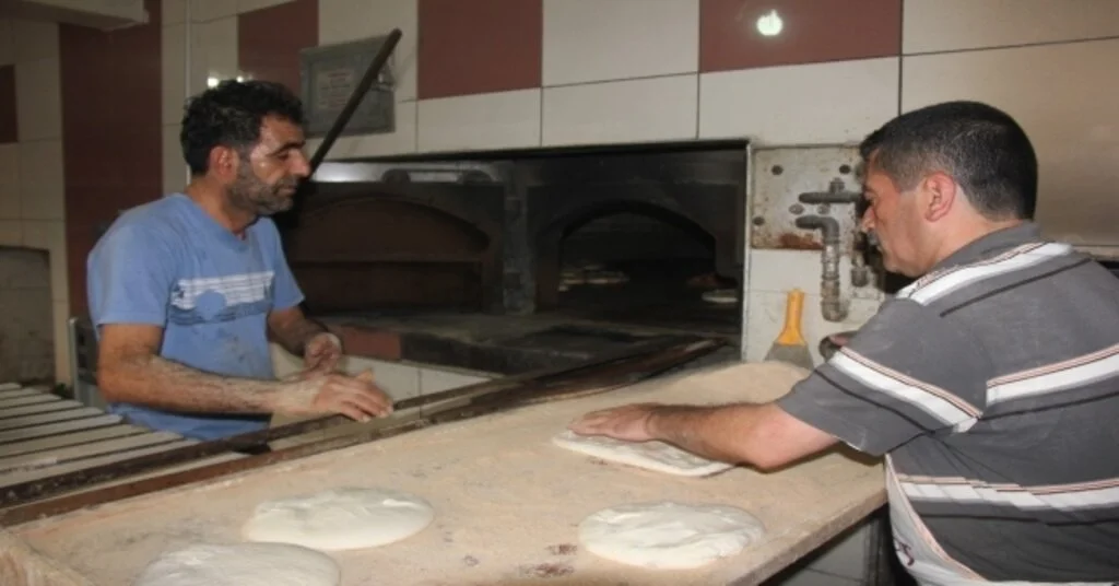 Bingölde Yaz Günü Fırıncıların Zorlu Mesaisi