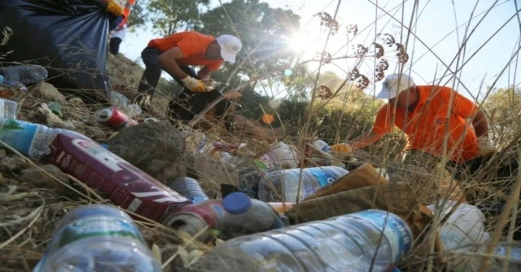 Bodrumda 4 Saatte 2 Ton Çöp Topladılar