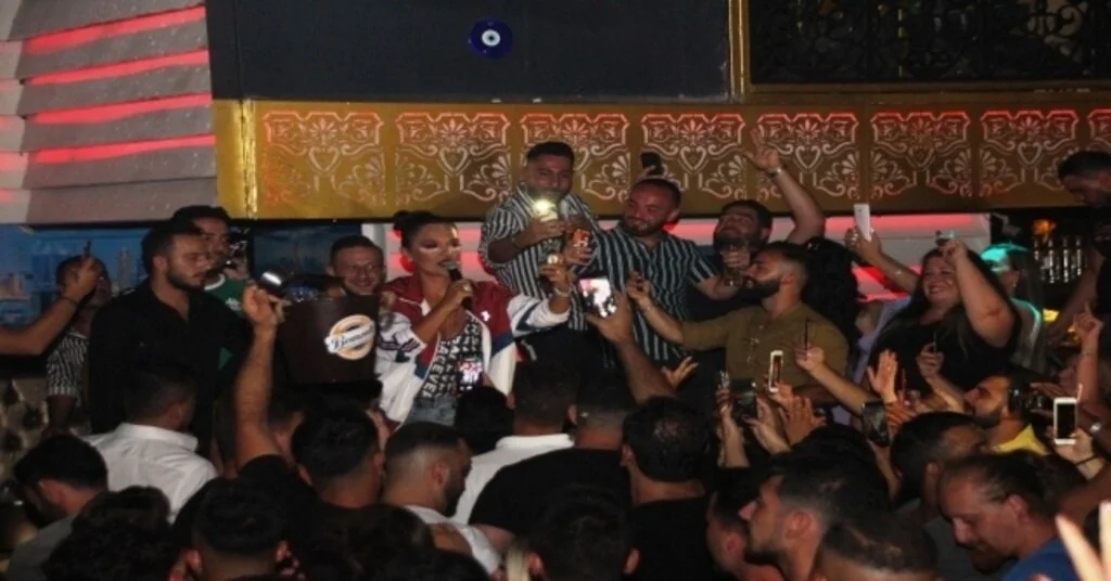 Bodrumda Demet Akalın İzdihamı