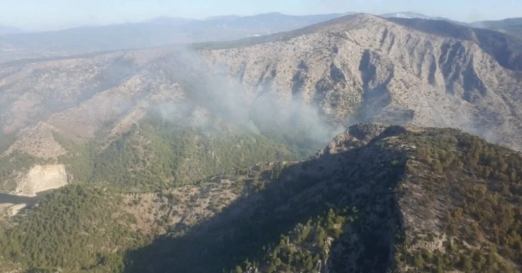 Bodrumda Yangın Kontrol Altında, Milasta Çalışmalar Devam Ediyor