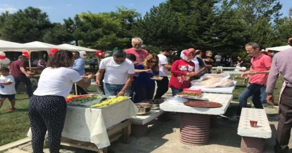 Boluda, Gazeteciler Ve Aileleri Piknikte Biraraya Geldi