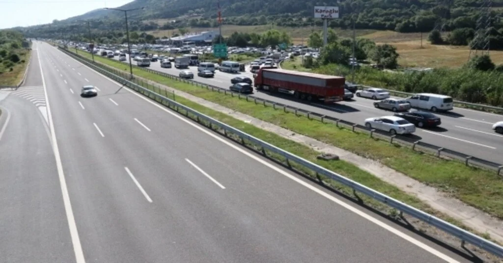 Boluda, Tem Otoyolunda Bayram Trafiği Yoğunluğu