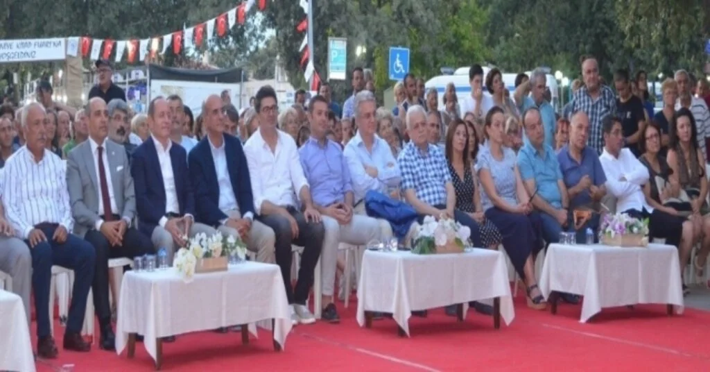 Burhaniyede Kitapseverler Örene Akın Etti