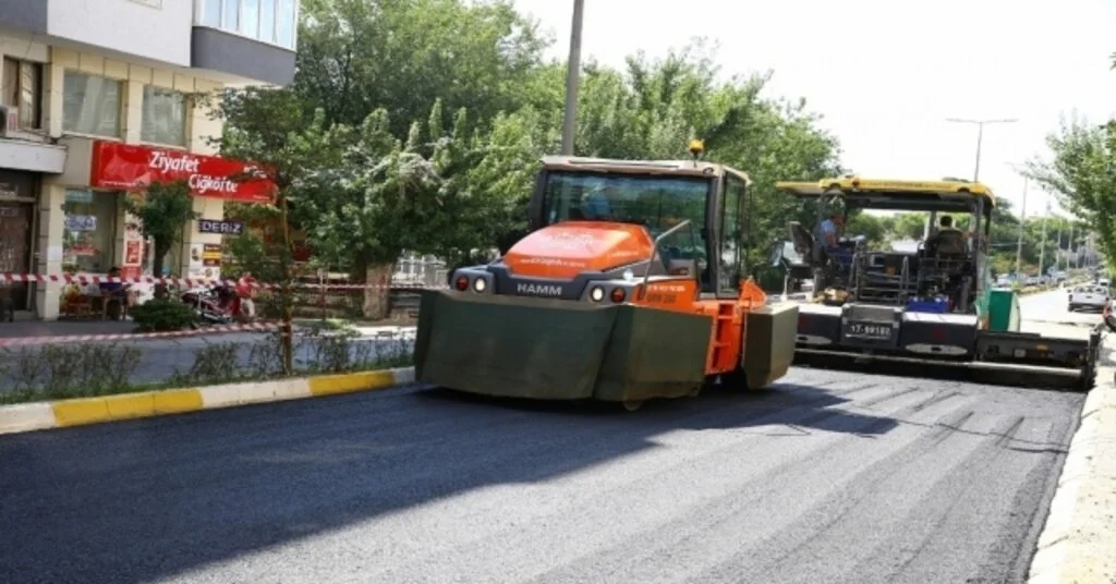 Büyükşehir Batı Gazide Asfaltlama Çalışmasına Başladı