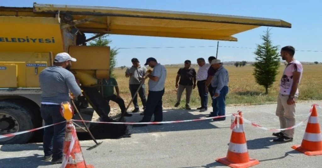 Büyükşehirden, Küçükköy-Büyükköy Yeşilyayla Grup Yollarına Bakım