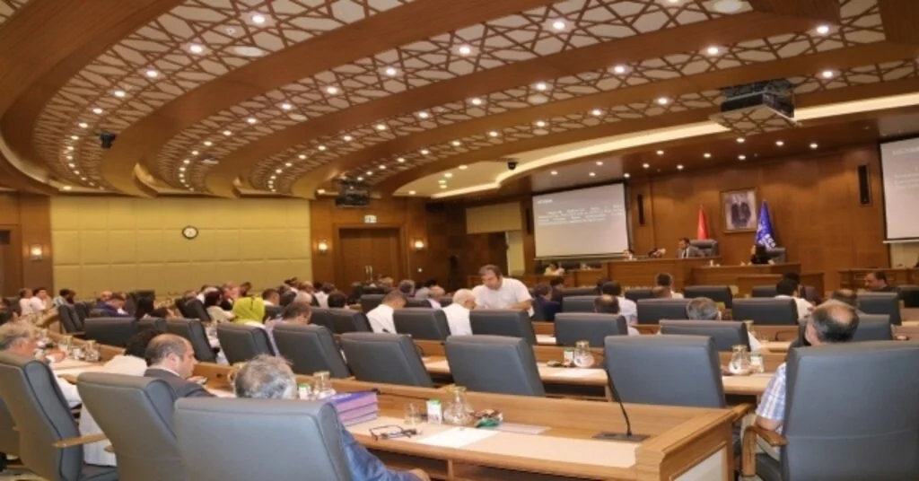 Büyükşehirden Yangınlara Etkin Müdahale