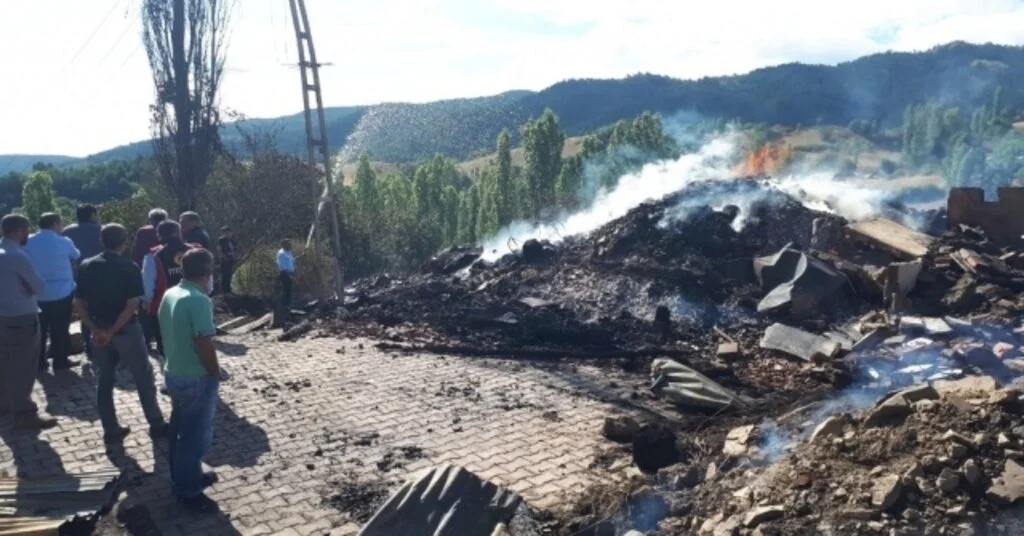 Çorumdaki Yangında Yaralar Sarılmaya Başlandı