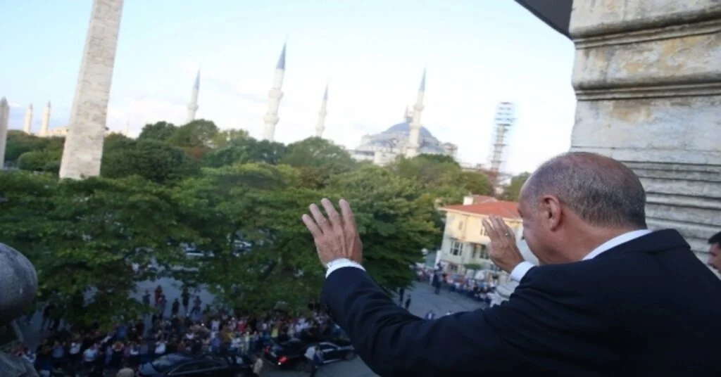 Cumhurbaşkanı Erdoğan, Sultanahmette Vatandaşlarla Buluştu