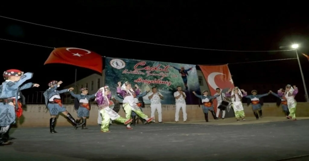 Davullu-Zurnalı Şenlik