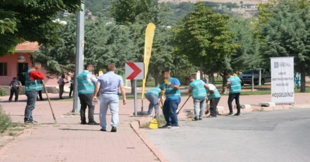 Denetimli Serbestlik Temiz Çevre Projesinde Yeşil Alanlar Temizleniyor