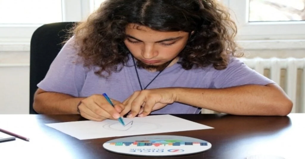 Dicle Elektrikten Aldığı Bursla Üniversiteye Yerleşti