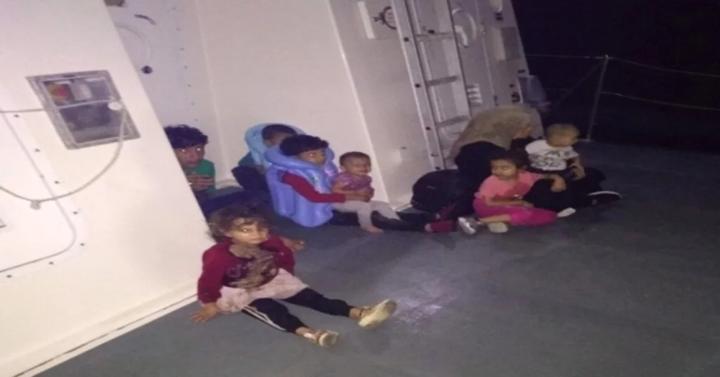 Didimde Denizde Ve Karada 128 Göçmen Yakalandı