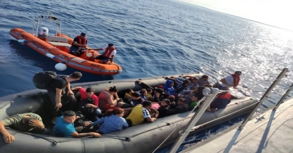 Didimde Karada Ve Denizde 79 Göçmen Yakalandı