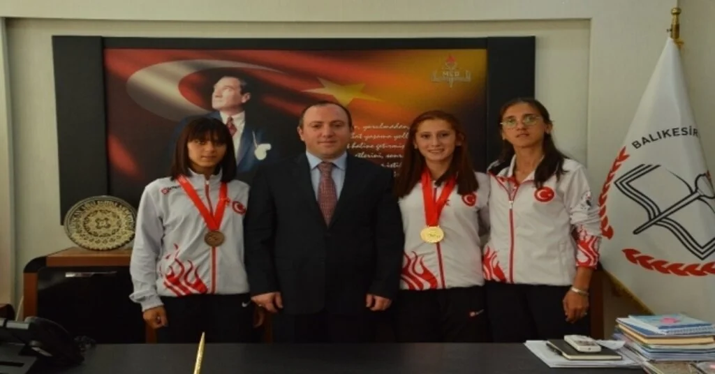 Dünya Atletizm Şampiyonları Müdür Yıldızı Ziyaret Etti